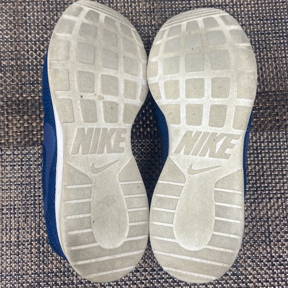 Nike Shoes - Picture 11 of 11